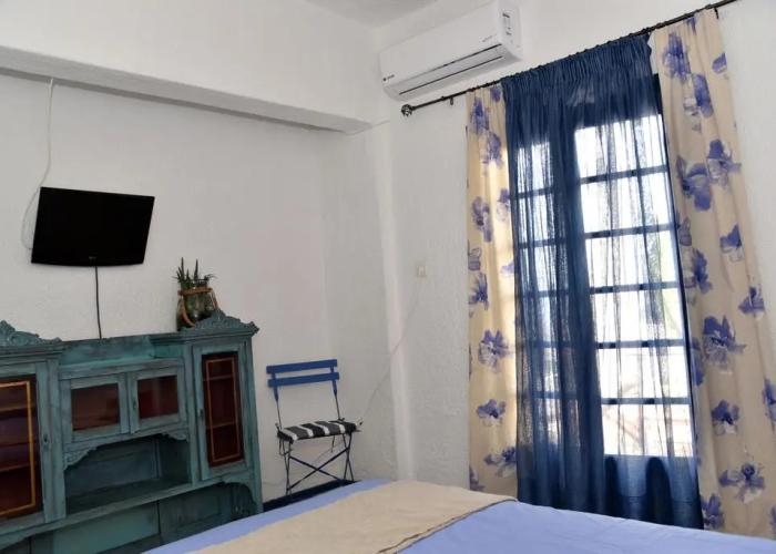 Alexandros Hotel