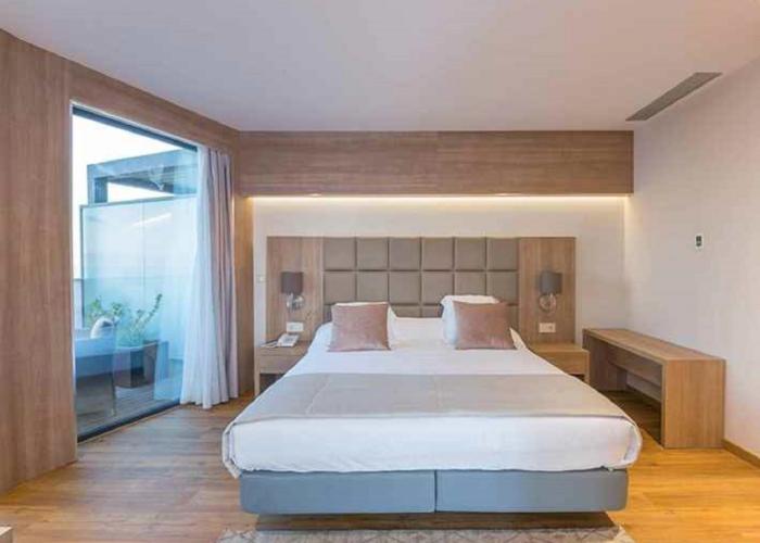 Lamaraz Arts Hotel