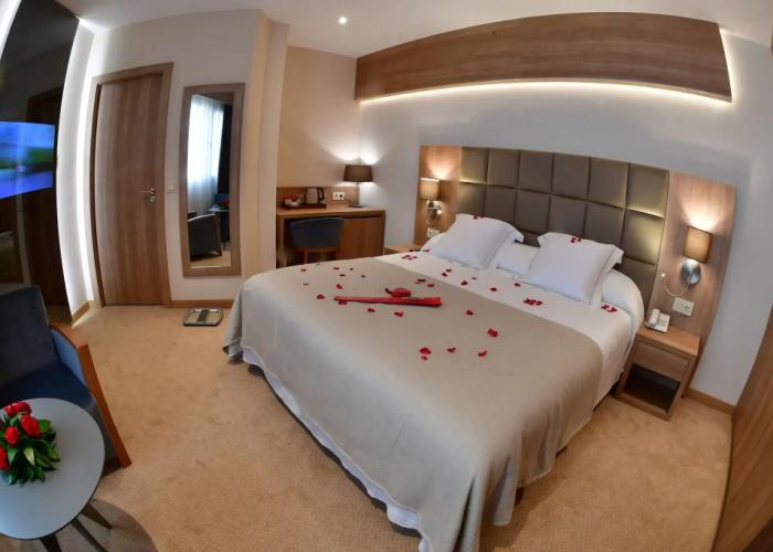Lamaraz Arts Hotel