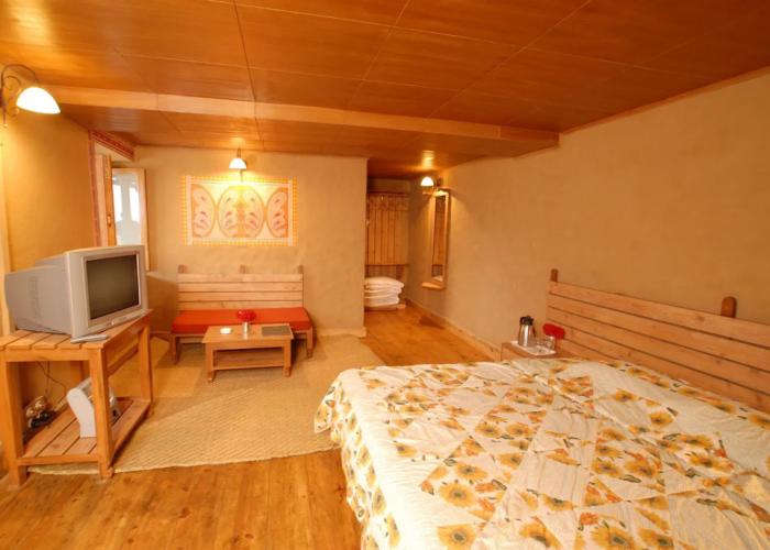 Chevron Eco Lodge