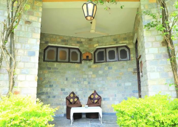 Hotel The Den