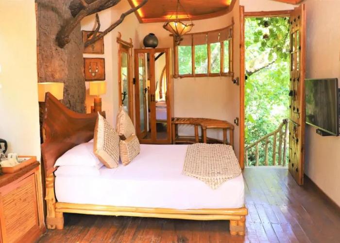 Hotel The Den