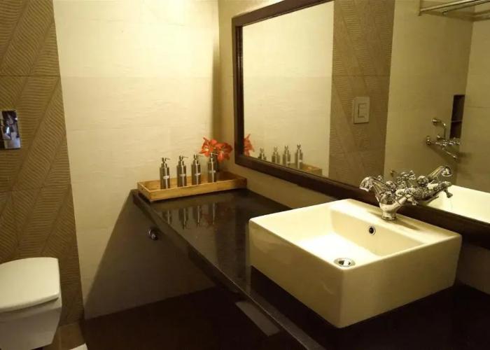 Hotel The Den