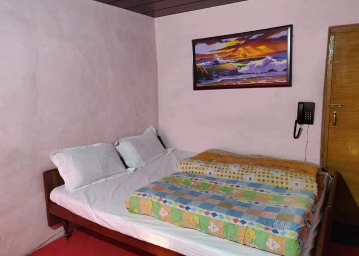 Hotel Kausani Retreat