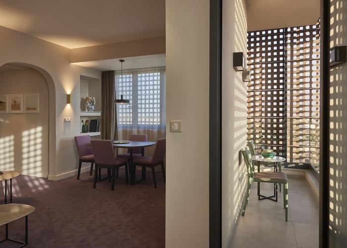 M Suite Hotel