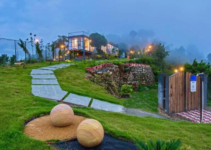 Saffronstays Glasshouse Celeste, Ranikhet