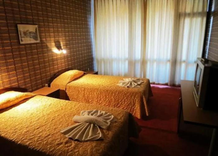 Kris Hotel