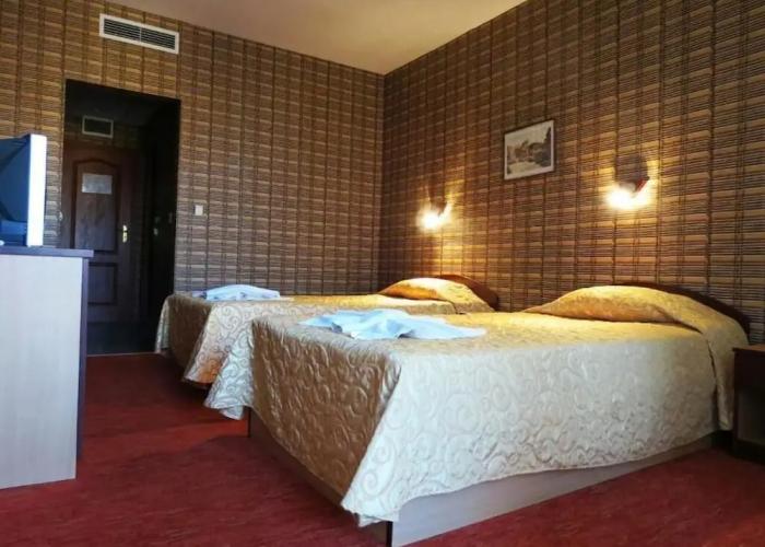 Kris Hotel