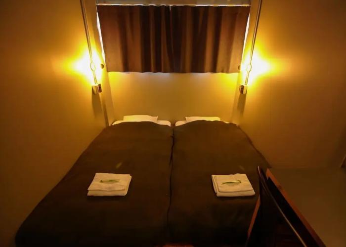 RED SUBMARINE - Hostel