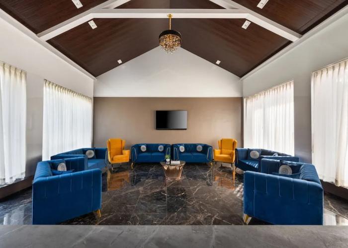 Paramount Riverfront Resort & Spa