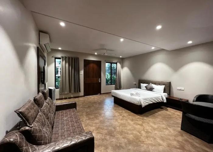 Paramount Riverfront Resort & Spa