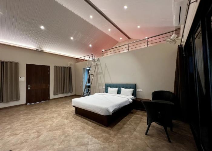 Paramount Riverfront Resort & Spa