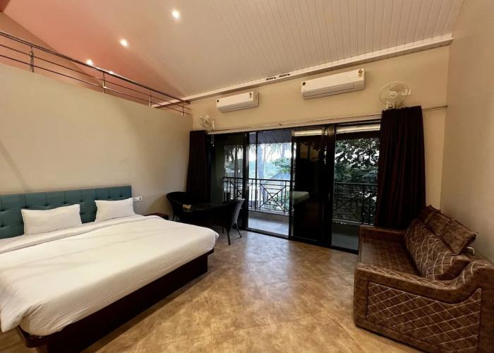 Paramount Riverfront Resort & Spa