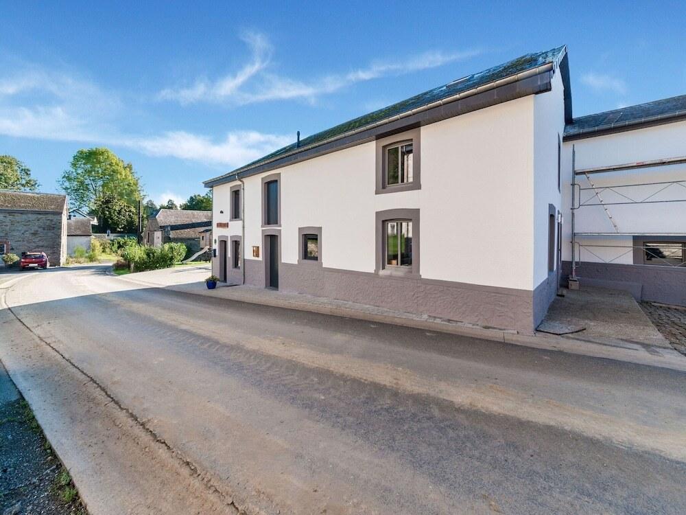 Holiday Home in Nadrin Near Lake and Forest