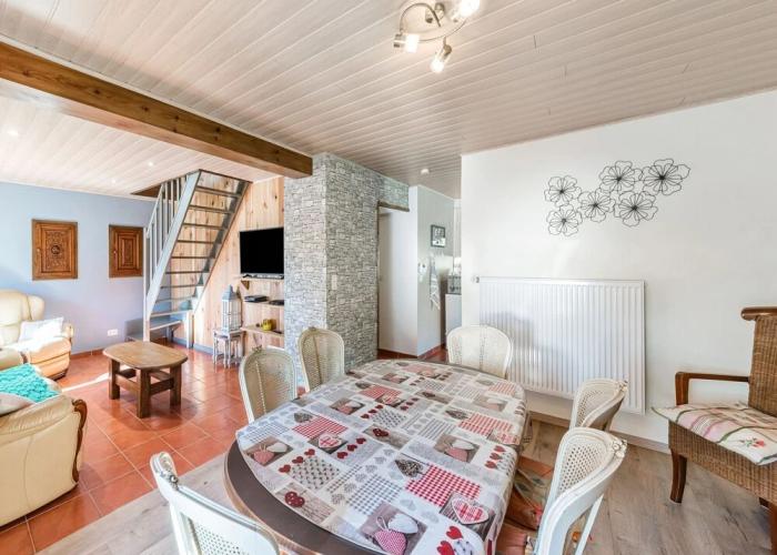 Holiday Home in Nadrin Near Lake and Forest