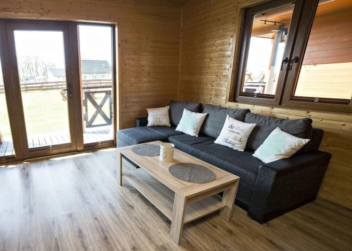 Lovely House Overlooking the Lake, Near the Sea, Ideal for 9 People