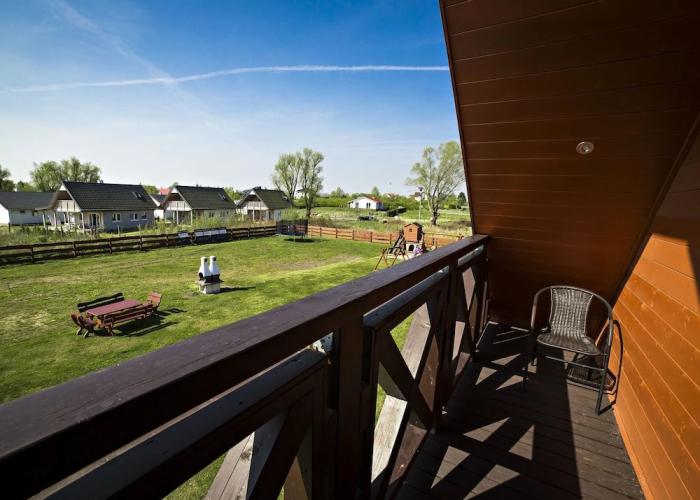 Lovely House Overlooking the Lake, Near the Sea, Ideal for 9 People