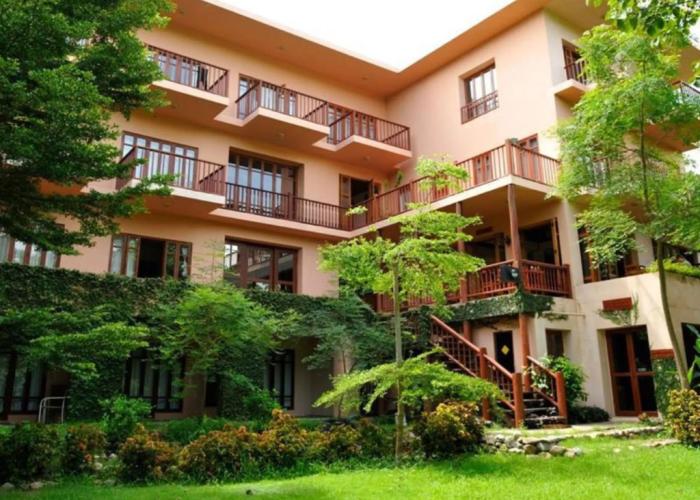 Riverhouse Resort