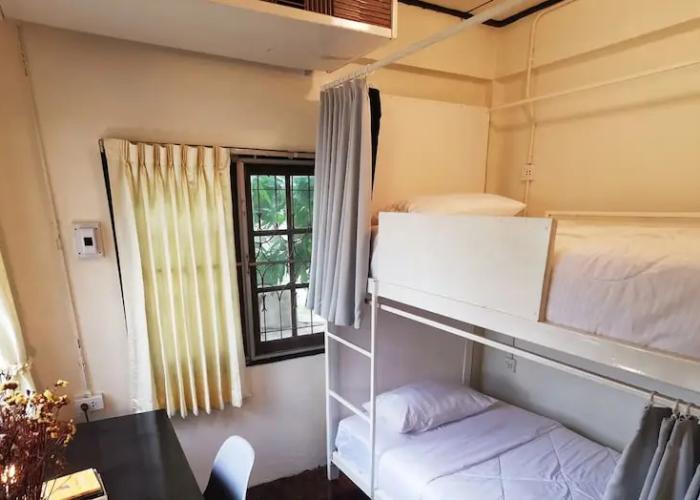 ATOM Poshtel - Hostel