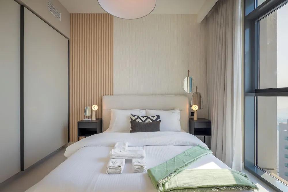 Aya - Exquisite Beachfront 1BR Living in Palm Jumeirah