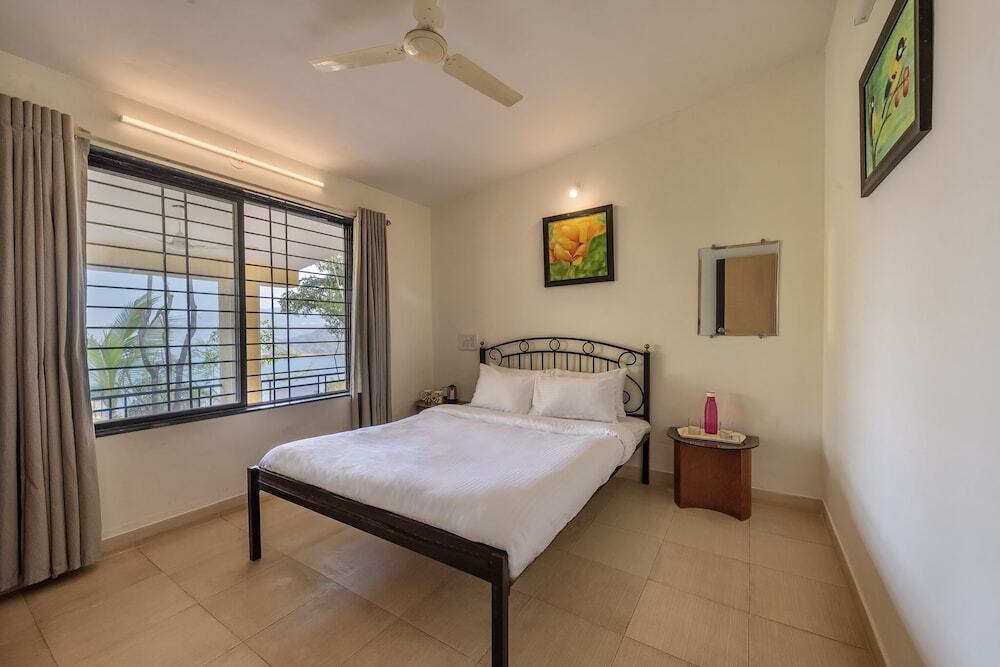 CosmicStays Countryside Panorama-Lakeview Bungalow