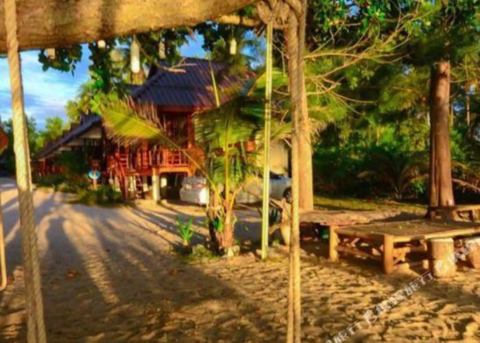 Baanchaylay Resort