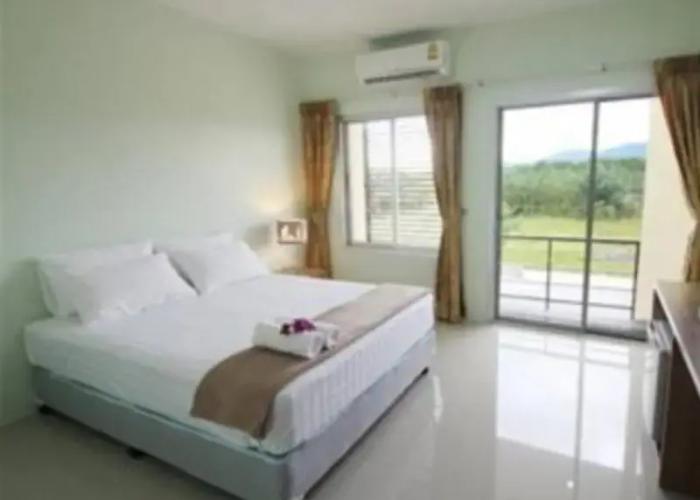 Palm Hill Resort