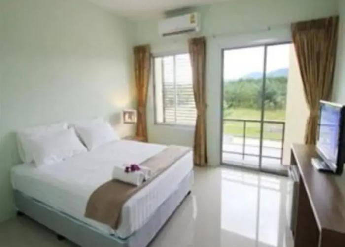 Palm Hill Resort