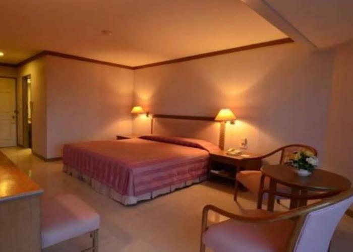 Khanom Golden Beach Hotel