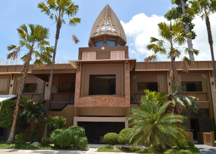 B Square Hotel