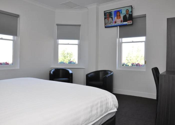 Queens Head Hotel