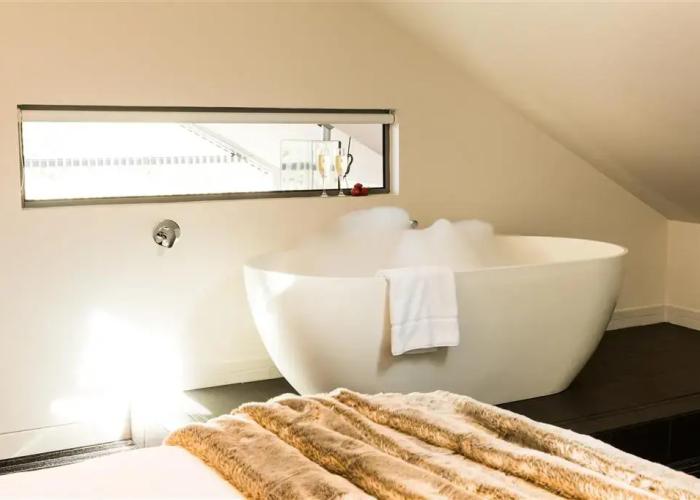 Salamanca Wharf Hotel