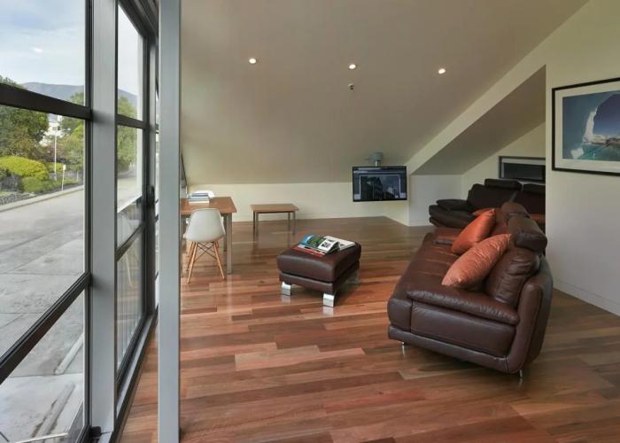 Salamanca Wharf Hotel