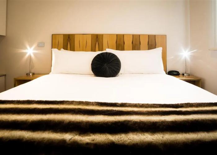 Salamanca Wharf Hotel