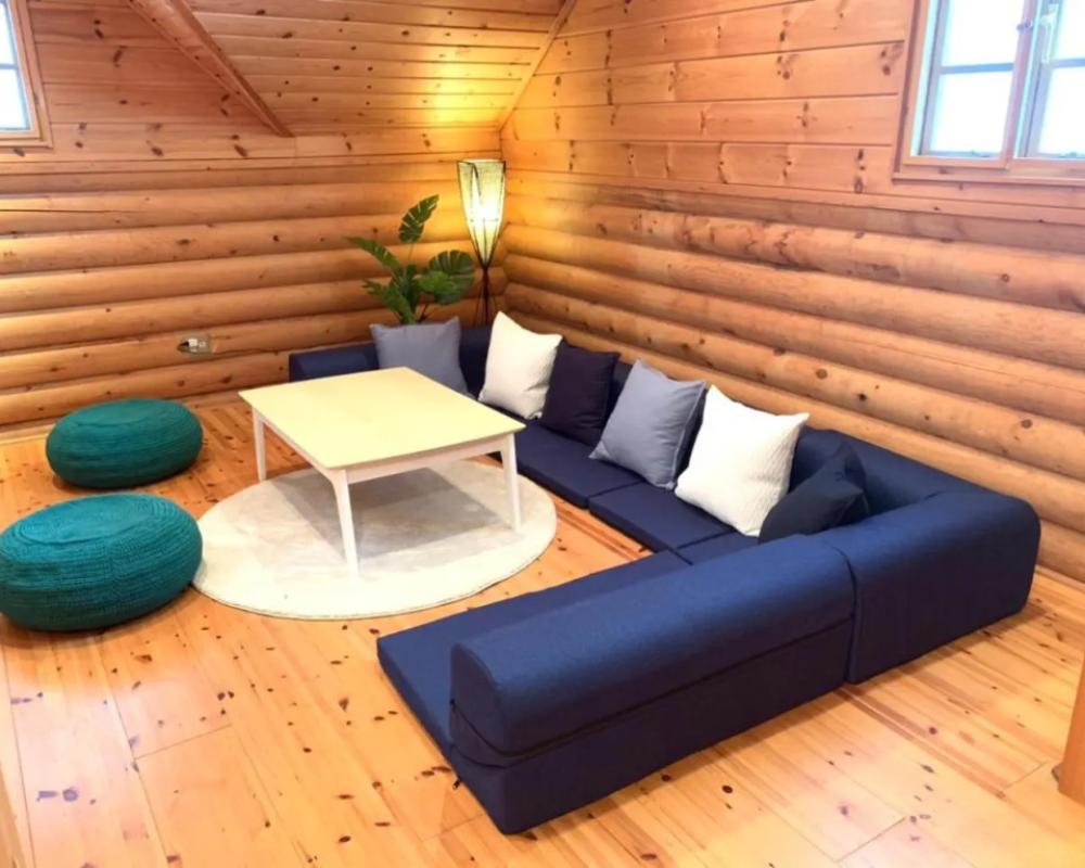 Awaji Large Log House in Goshiki 2