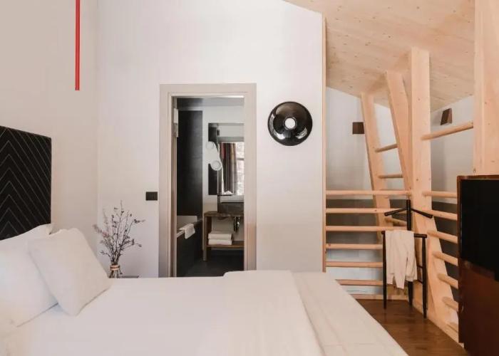 Aethos Monterosa