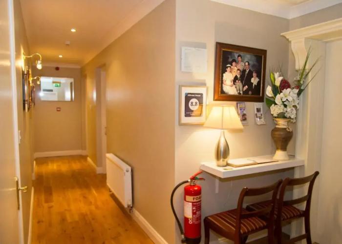 Hillview House