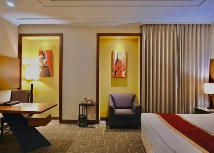 Golden Tulip - Aesthetics