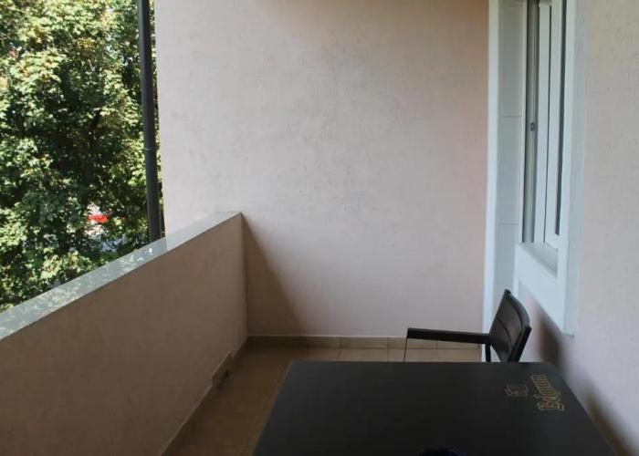 Non-Stop Hotel