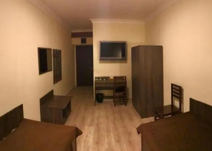 Non-Stop Hotel