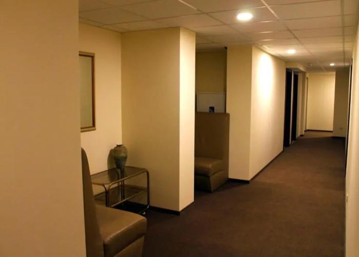 Non-Stop Hotel