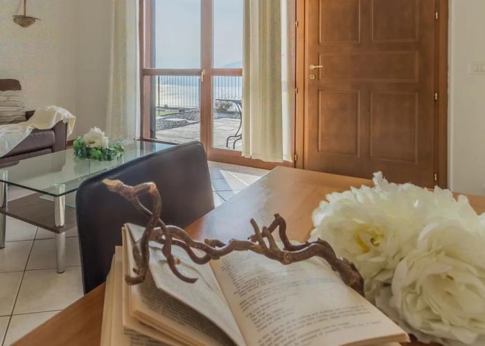 Golden View Apartment