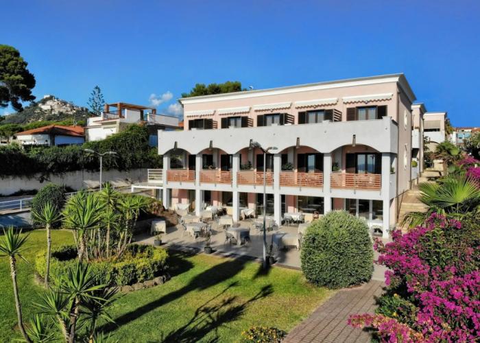 Hotel Mareluna