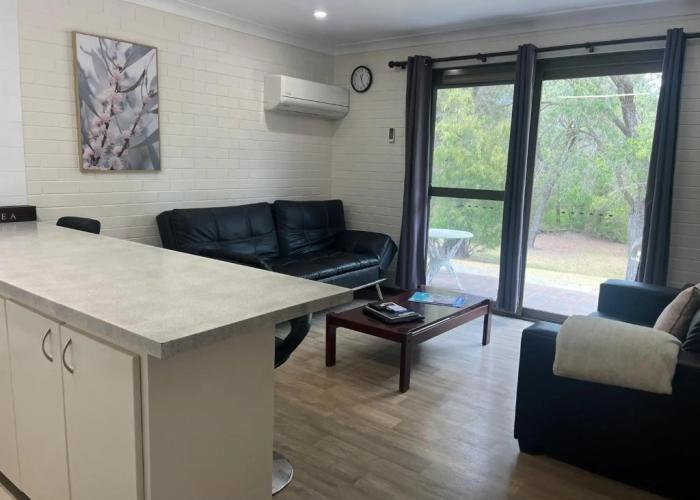 Emu Beach Chalets