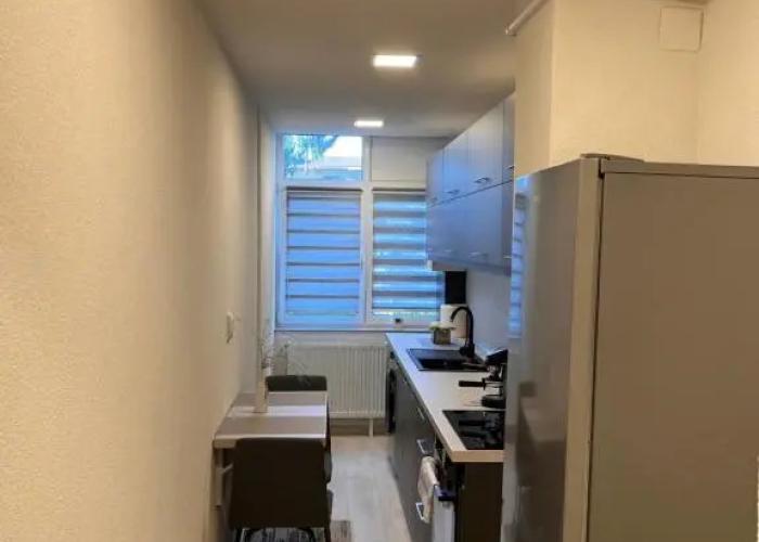 Barney Apartman