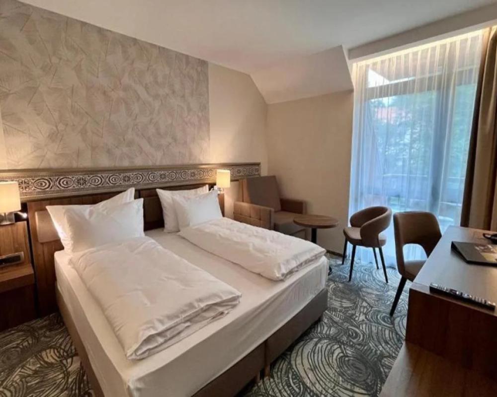 фото Hotel Crystal