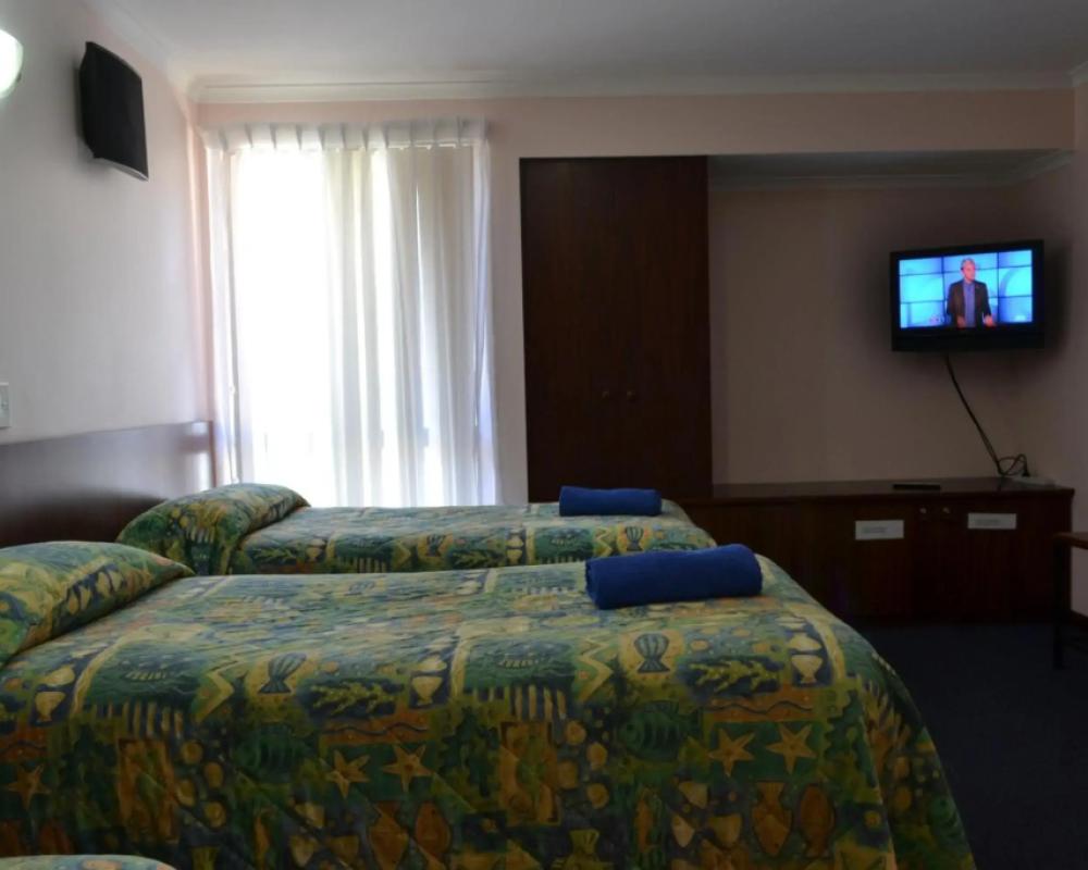 фото Dolphin Lodge