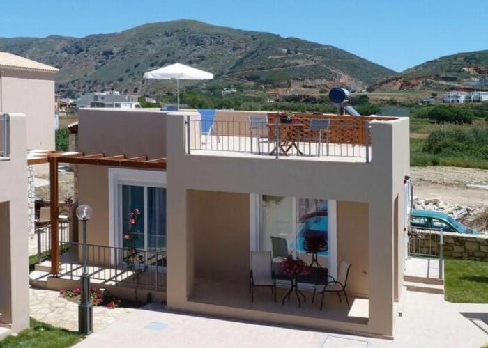 Villa in Nopigia with shared pool