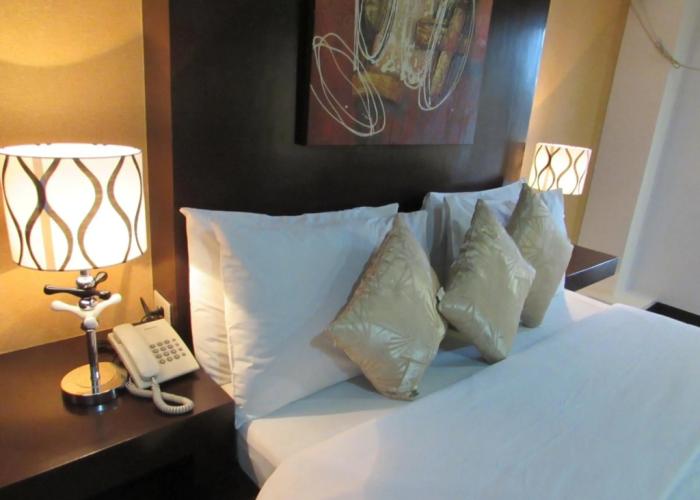Oyster Plaza Hotel