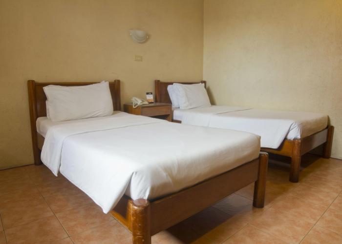 Nichols Airport Hotel